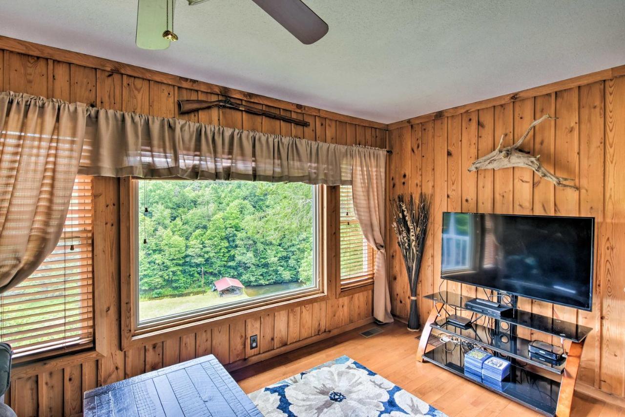 Saint Paul Pet-Friendly Castlewood Cabin With Deck And Pond Viewsヴィラ エクステリア 写真