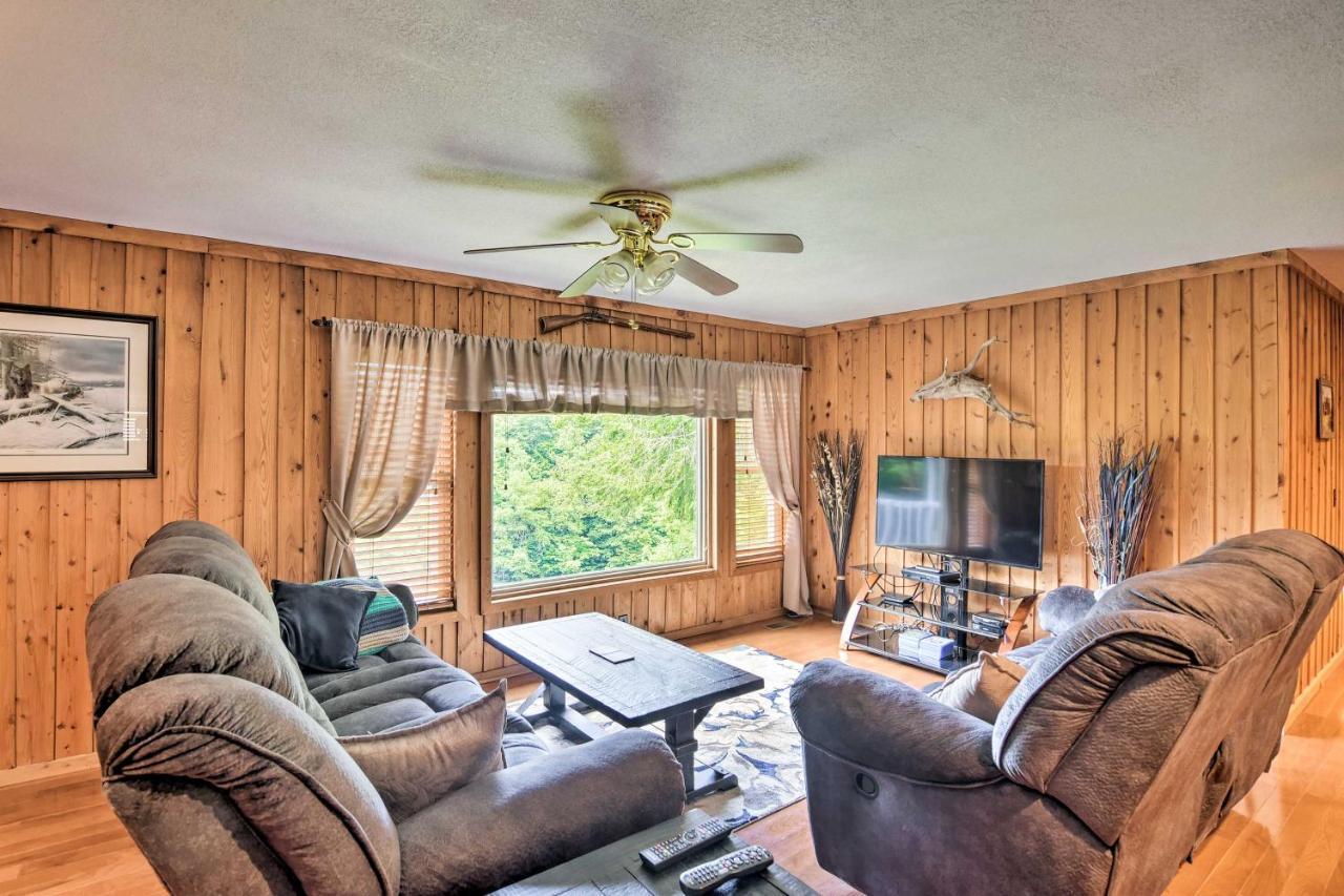 Saint Paul Pet-Friendly Castlewood Cabin With Deck And Pond Viewsヴィラ エクステリア 写真